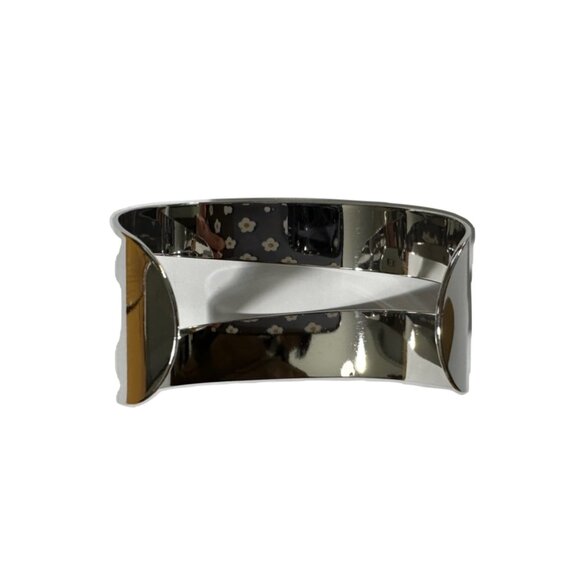 Smooth Fashion Cuff Bracelet - Picture 4 of 4